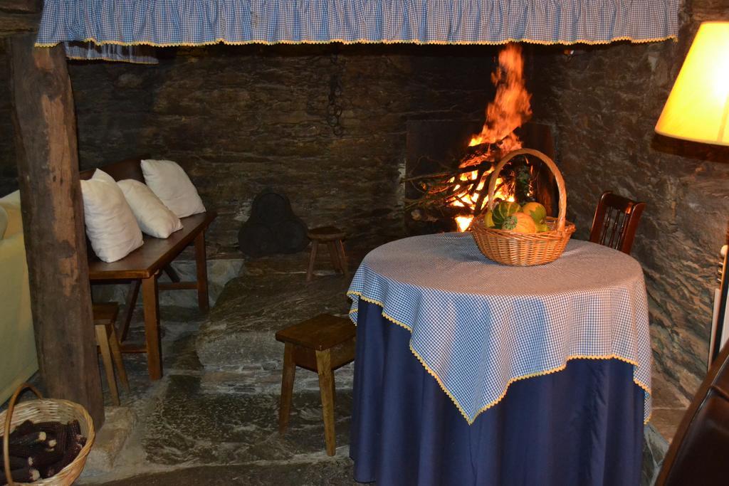 A Pena De Augasantas Guest House Oca de Abaixo Екстериор снимка